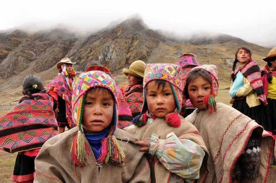 Los Andes Peruanos: Cultura Milenaria, Gastronomía Autóctona y Sabiduría Ancestral